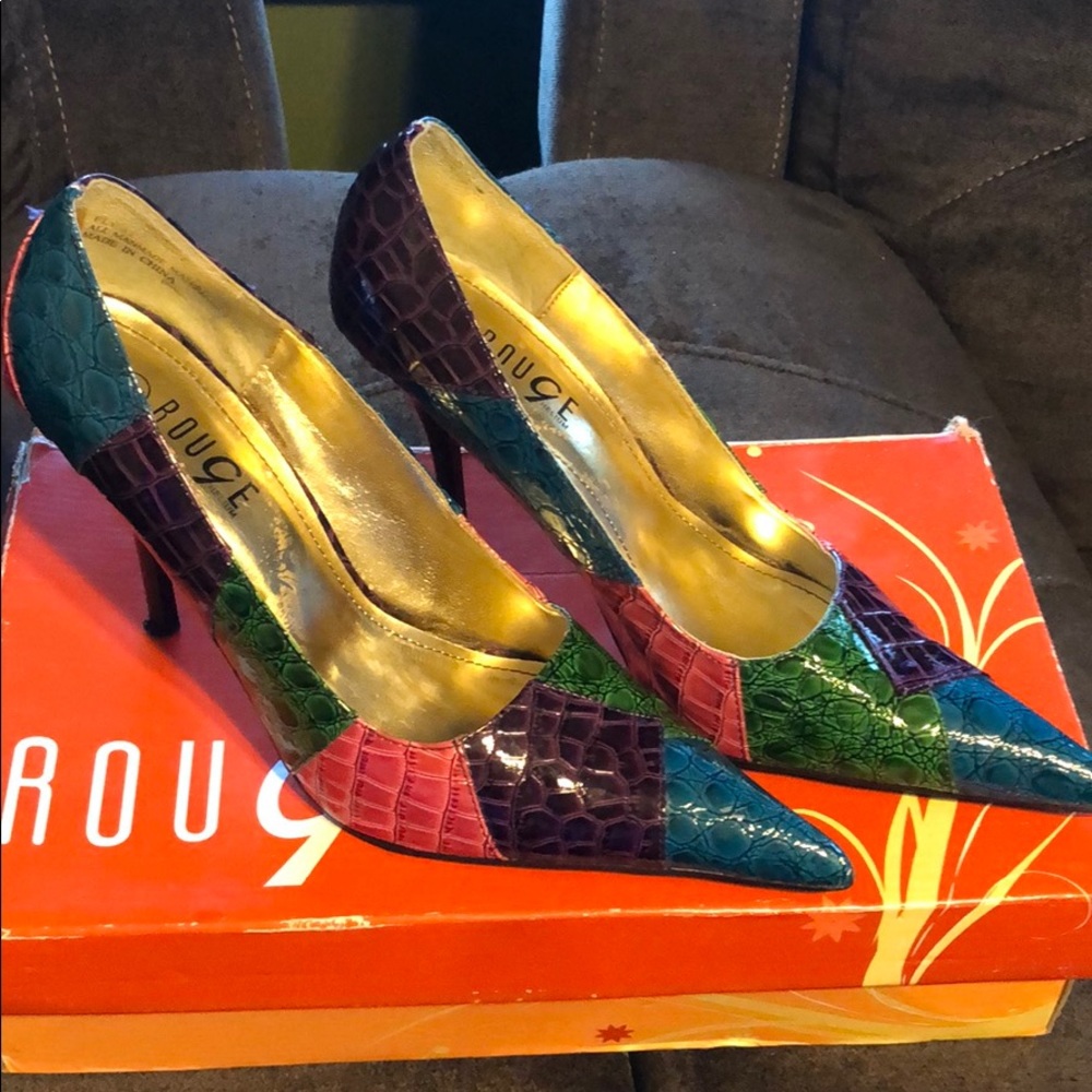 Rouge Heels